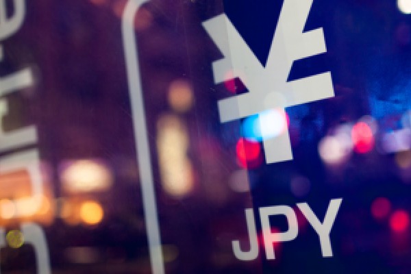 以军称打击伊朗德黑兰军事设施和核研究基地